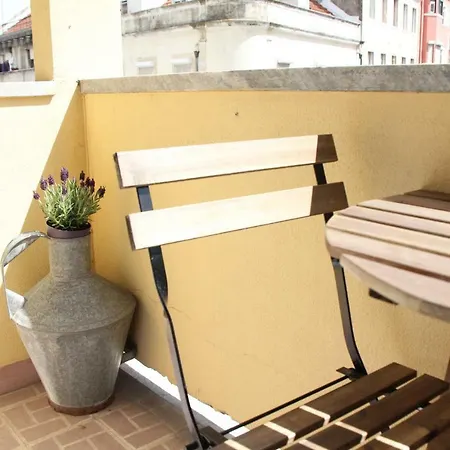 Maria Amelia | Free Indoor Parking Apartment *